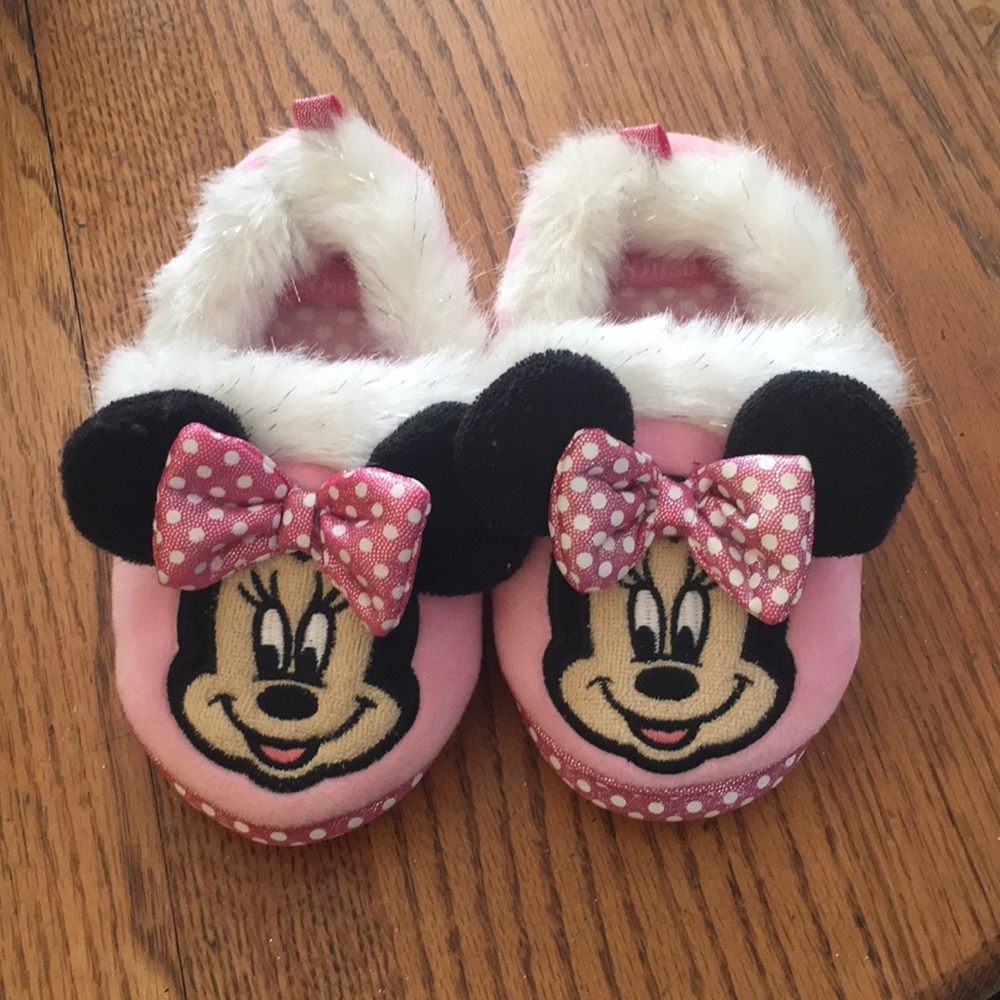 Minnie Mouse house shoes